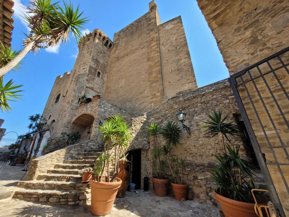 Se vende castillo by the mar Roseto Capo Spulico Calabria foto 2