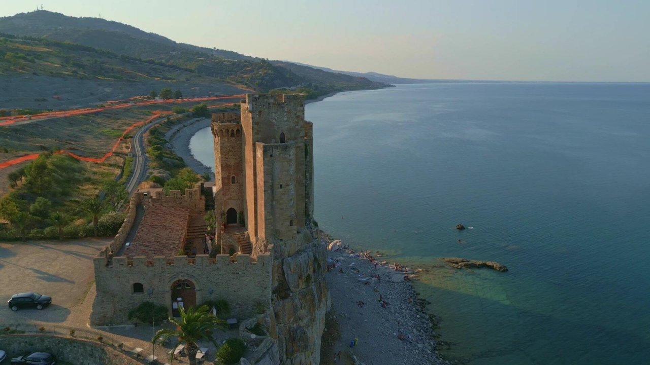 A vendre château by the mer Roseto Capo Spulico Calabria foto 10