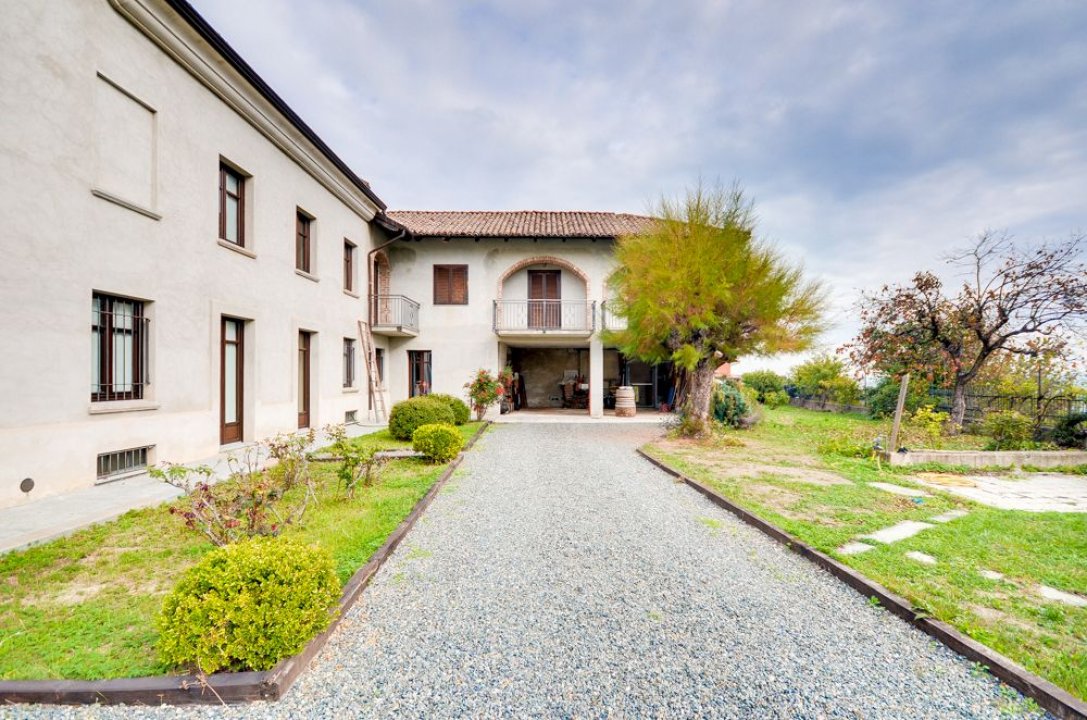 For sale villa in quiet zone Canelli Piemonte foto 4