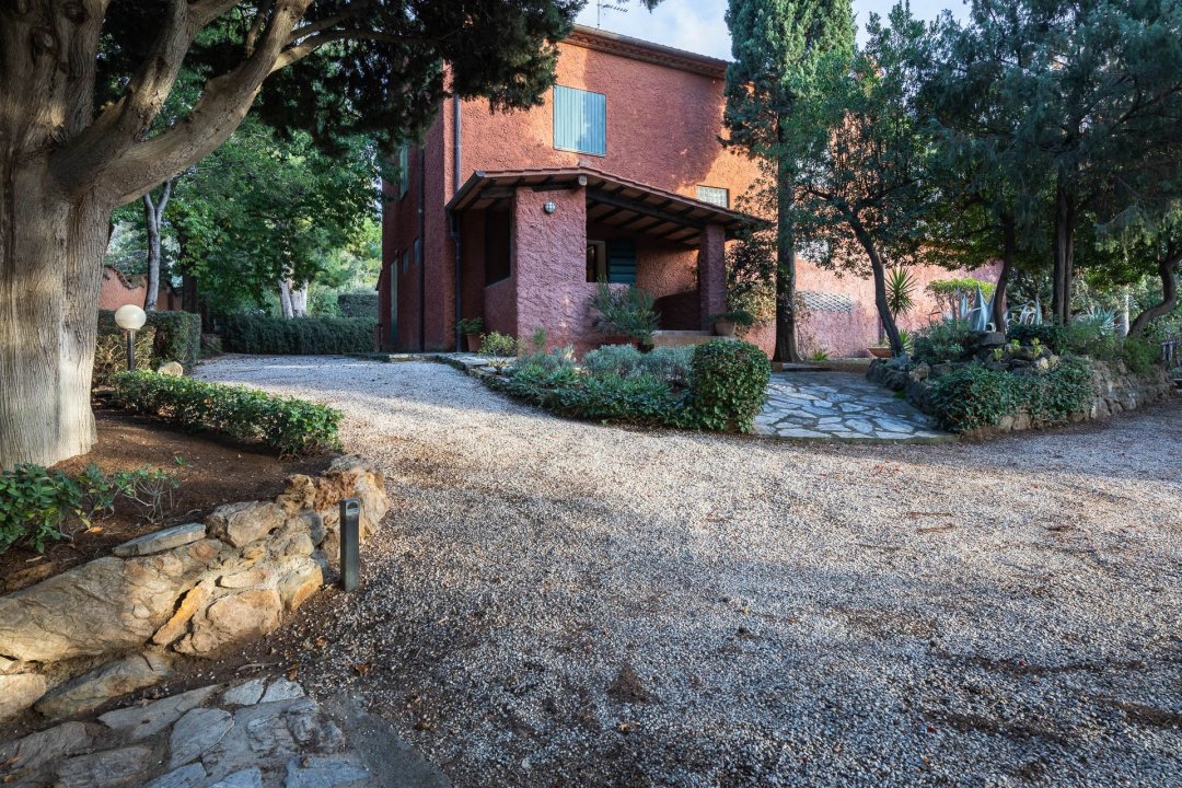 A vendre villa in zone tranquille Campiglia Marittima Toscana foto 3