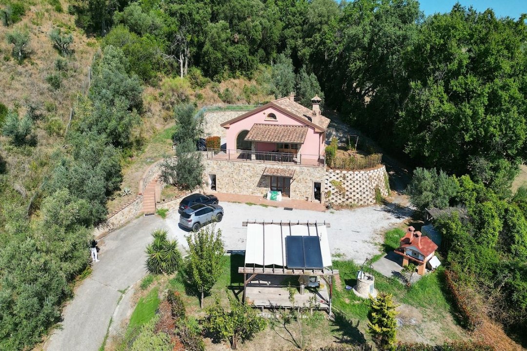 Se vende villa in zona tranquila Riparbella Toscana foto 4
