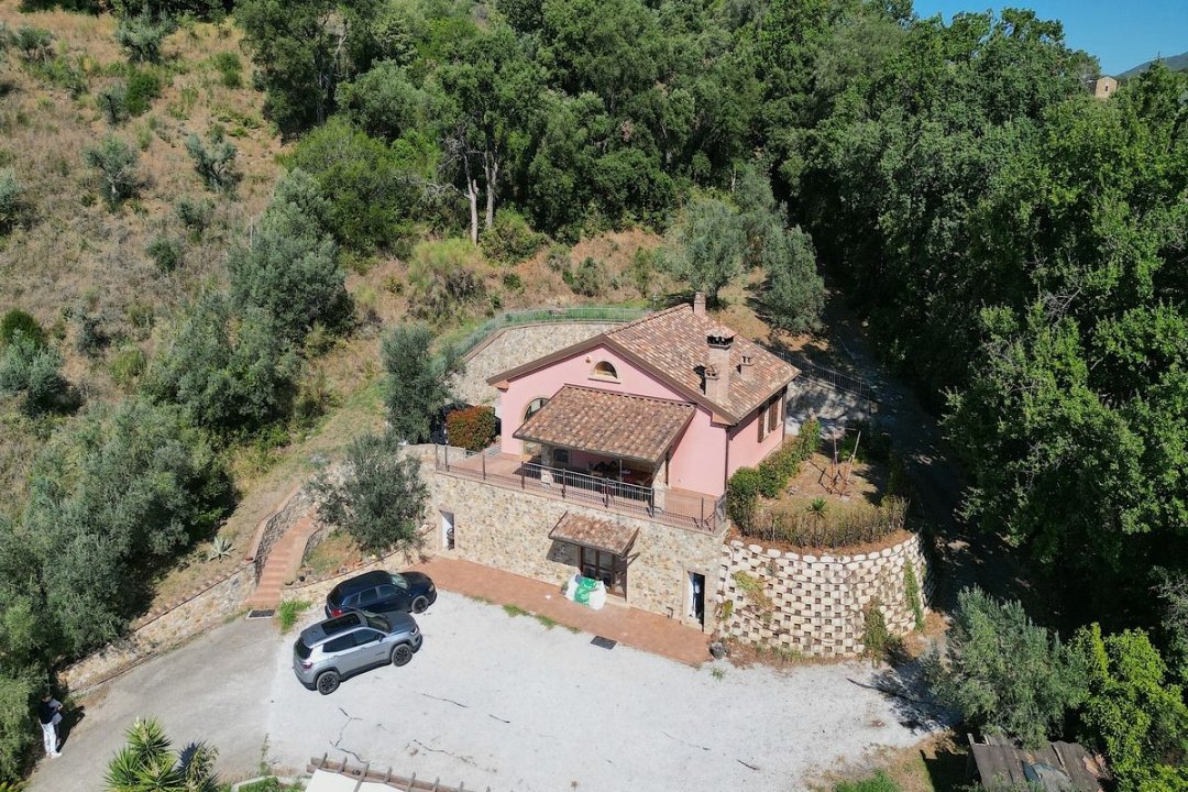 Se vende villa in zona tranquila Riparbella Toscana foto 3
