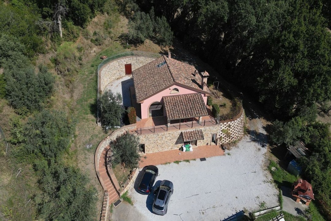 Se vende villa in zona tranquila Riparbella Toscana foto 6