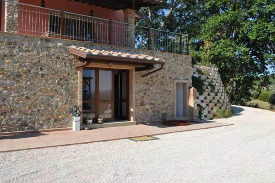 Se vende villa in zona tranquila Riparbella Toscana foto 7