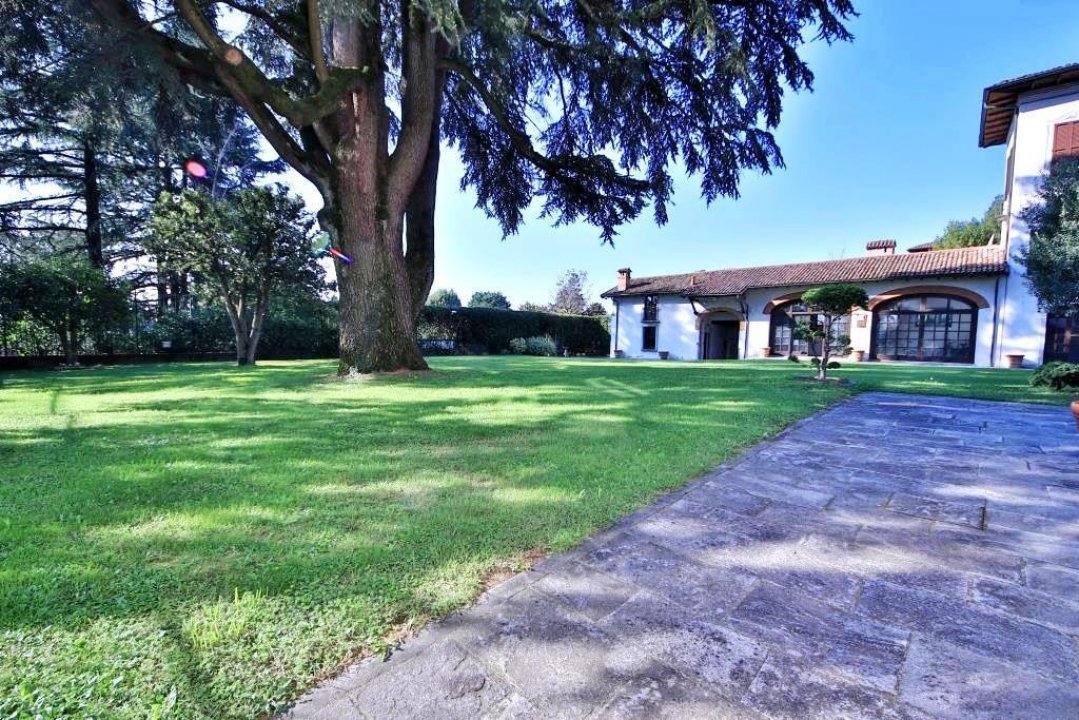 A vendre villa by the lac Daverio Lombardia foto 12