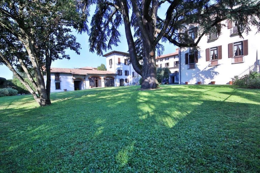 A vendre villa by the lac Daverio Lombardia foto 4