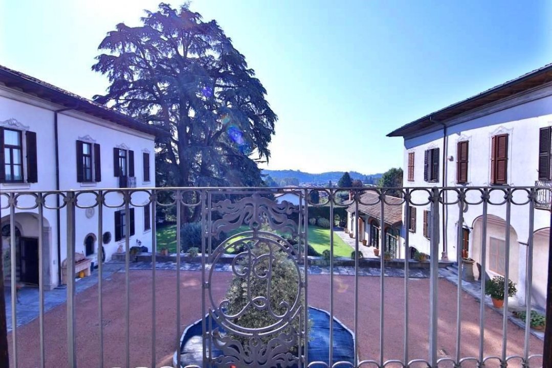 A vendre villa by the lac Daverio Lombardia foto 25
