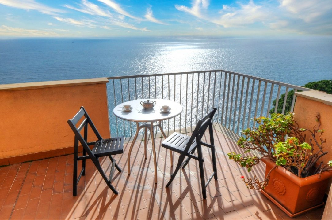 For sale penthouse by the sea Varazze Liguria foto 1