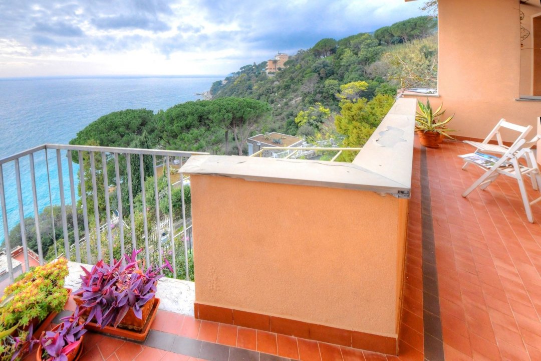 For sale penthouse by the sea Varazze Liguria foto 4