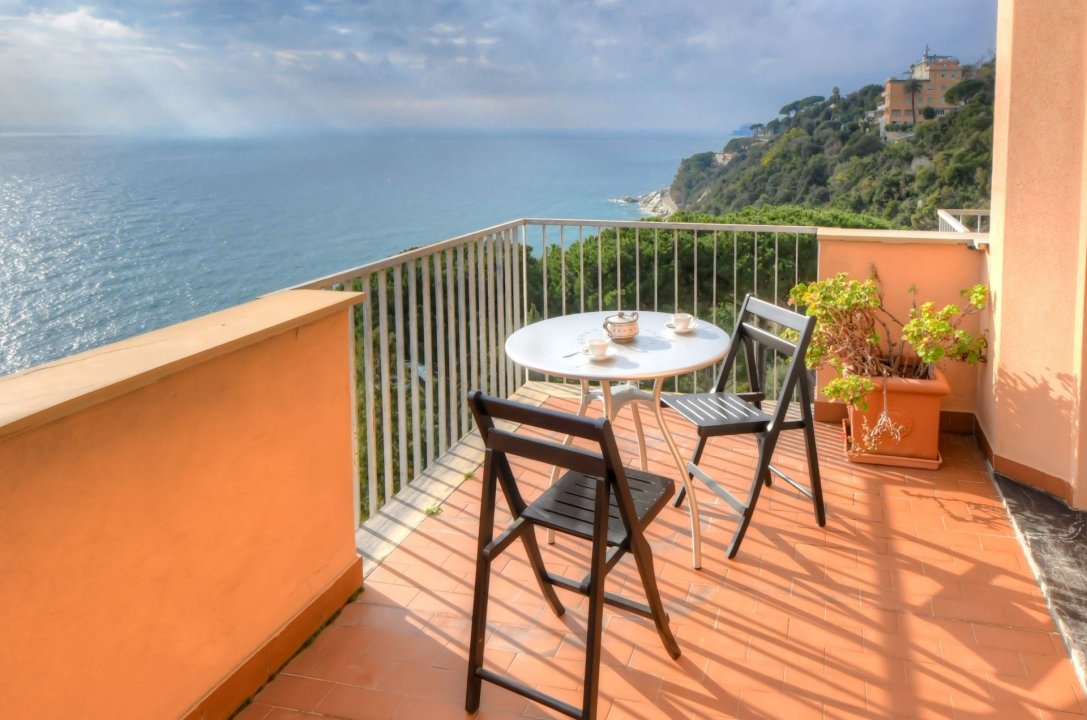 For sale penthouse by the sea Varazze Liguria foto 5