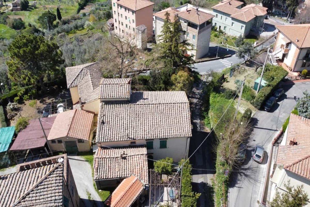 Para venda palácio in cidade Volterra Toscana foto 6