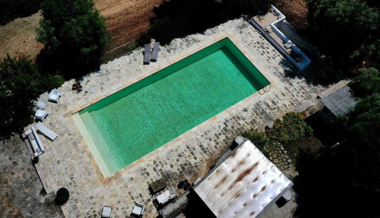 Se vende villa in zona tranquila Ceglie Messapica Puglia foto 11