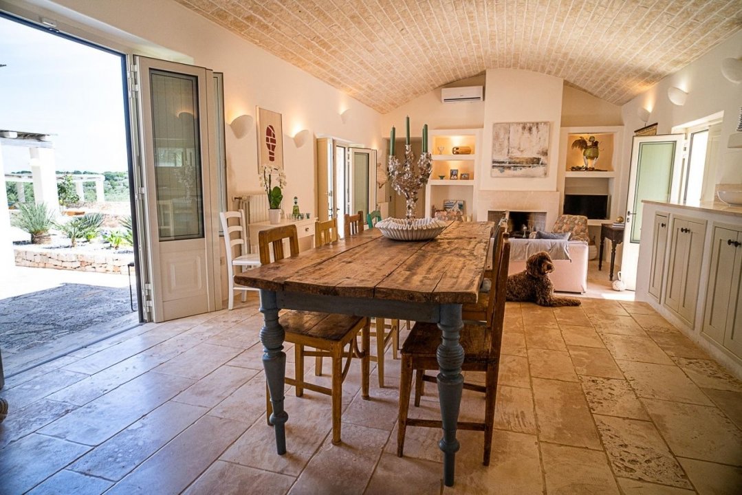 Se vende villa in zona tranquila Ostuni Puglia foto 4
