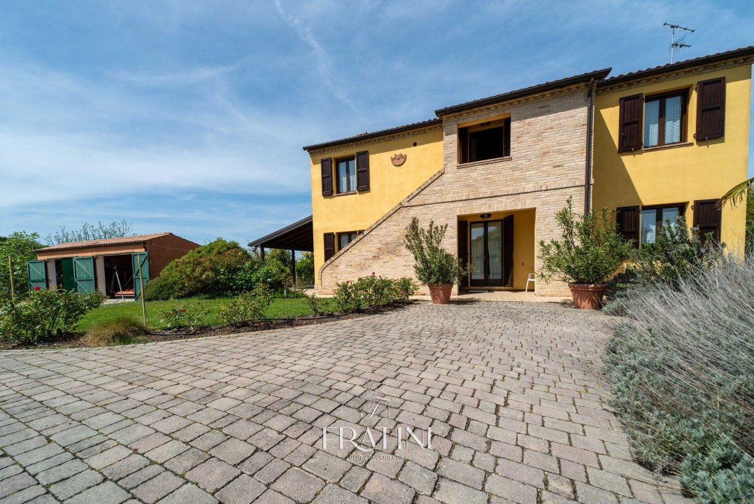 Se vende villa in zona tranquila Morrovalle Marche foto 5
