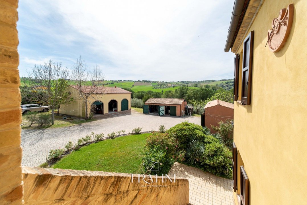 Se vende villa in zona tranquila Morrovalle Marche foto 55