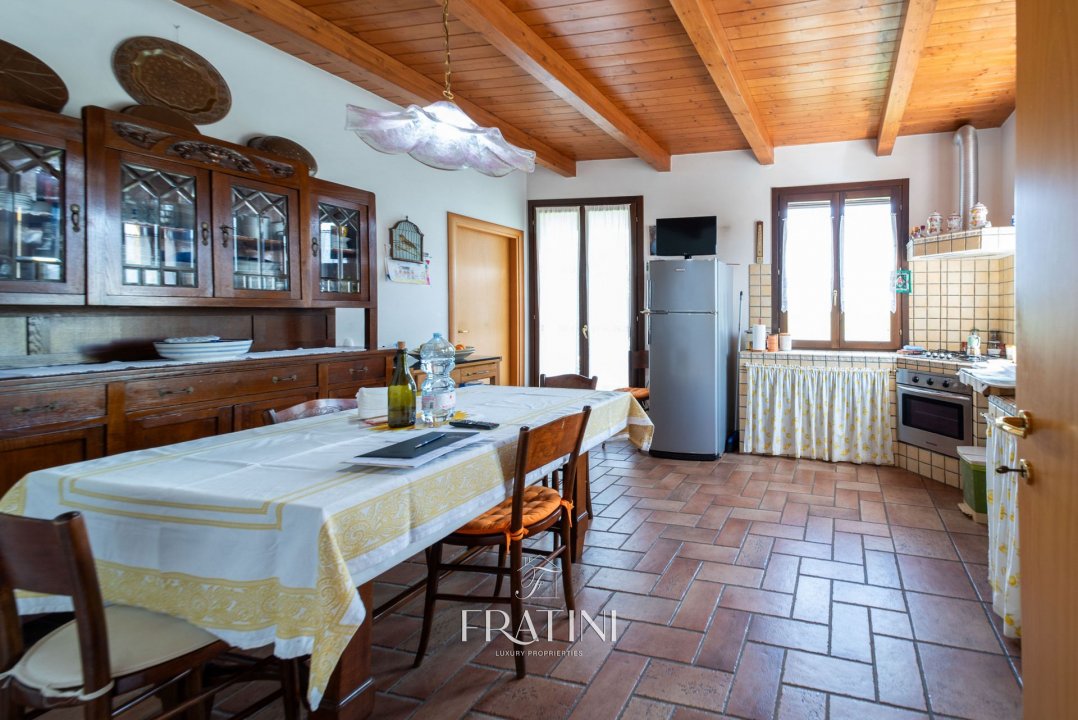 Se vende villa in zona tranquila Morrovalle Marche foto 15
