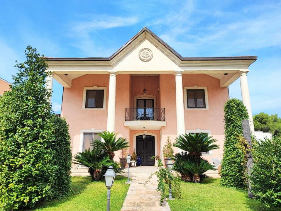 A vendre villa in zone tranquille Lecce Puglia foto 1