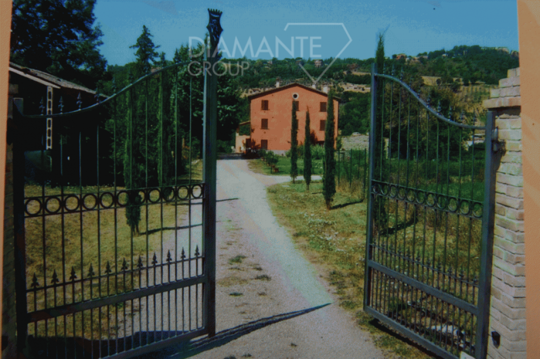 Se vende villa in zona tranquila Montone Umbria foto 14