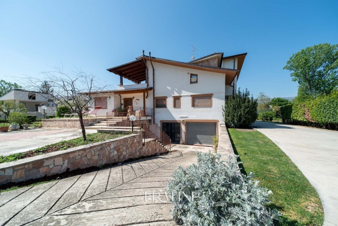 For sale villa in quiet zone Pratola Peligna Abruzzo foto 3