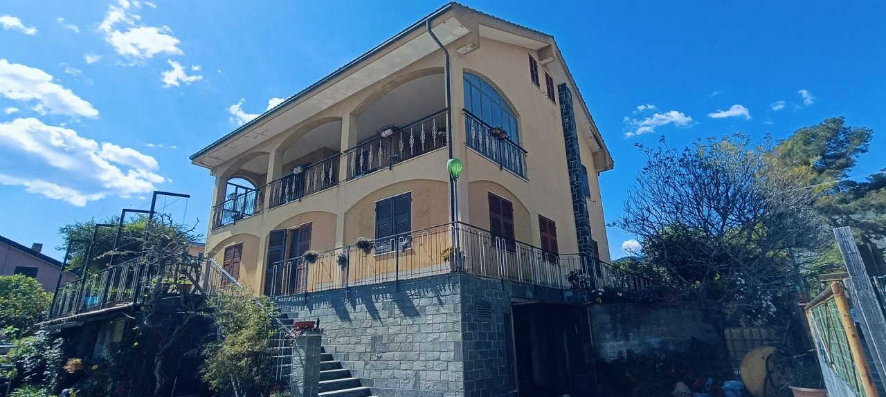 For sale villa in quiet zone Ceriale Liguria foto 1