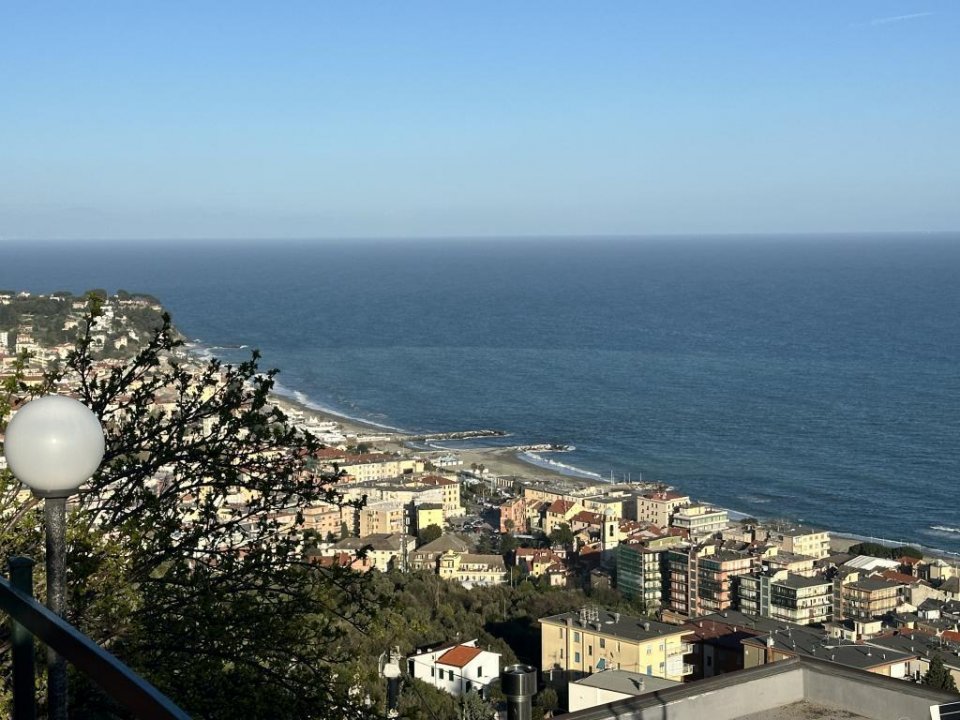 Para venda moradia in zona tranquila Albissola Marina Liguria foto 15