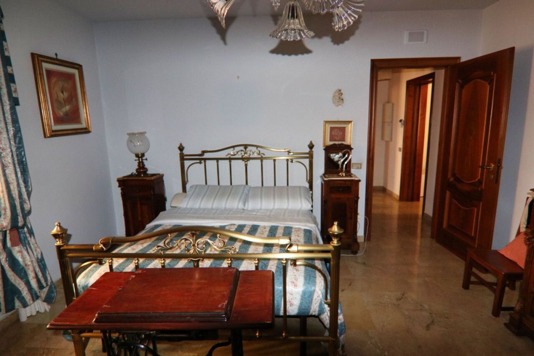 Se vende villa in zona tranquila Eboli Campania foto 87