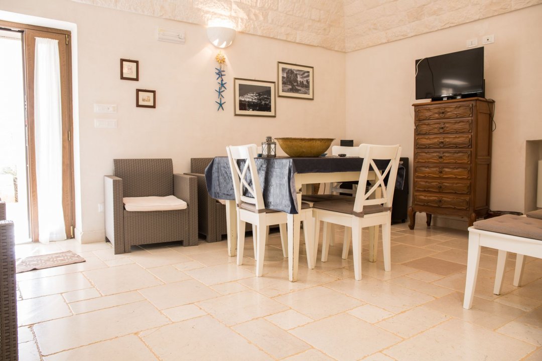 Para venda transação imobiliária in zona tranquila Ostuni Puglia foto 12