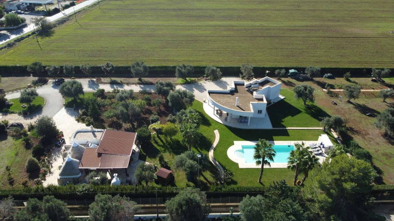 Se vende villa in zona tranquila Francavilla Fontana Puglia foto 4