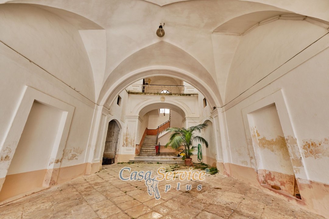 Para venda palácio in cidade Parabita Puglia foto 13