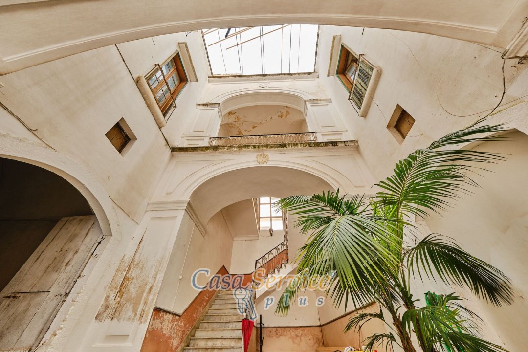 Para venda palácio in cidade Parabita Puglia foto 14