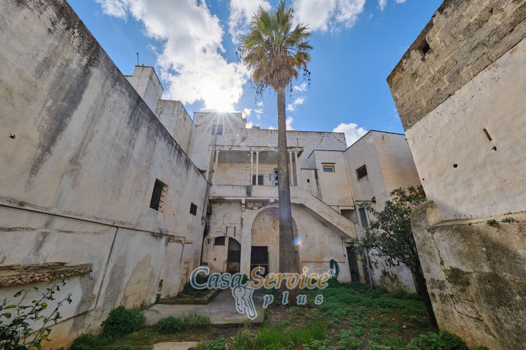 Para venda palácio in cidade Parabita Puglia foto 39