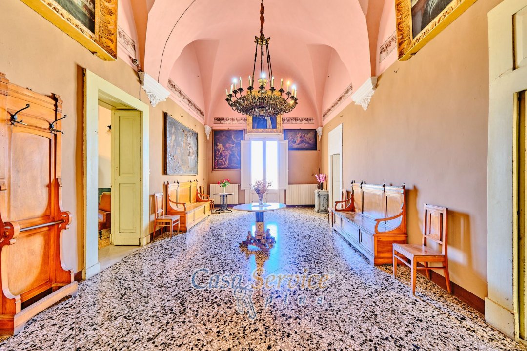 Para venda palácio in cidade Parabita Puglia foto 16