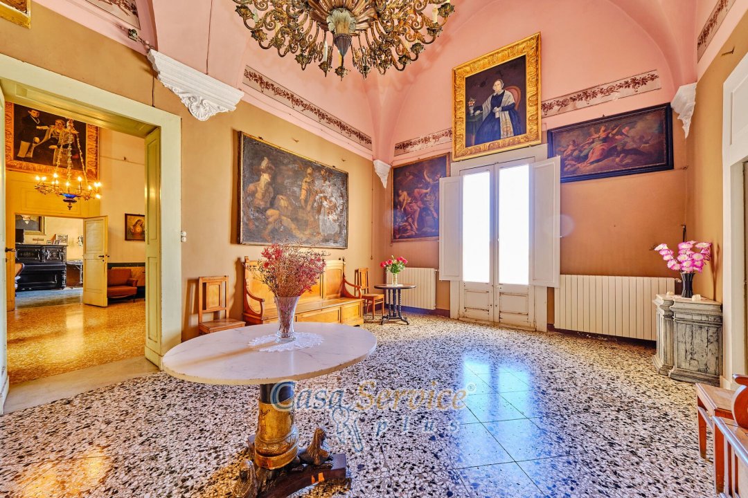 Para venda palácio in cidade Parabita Puglia foto 17