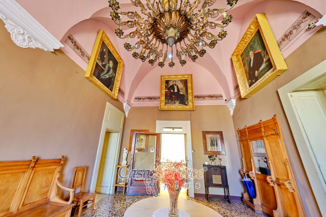 Para venda palácio in cidade Parabita Puglia foto 19