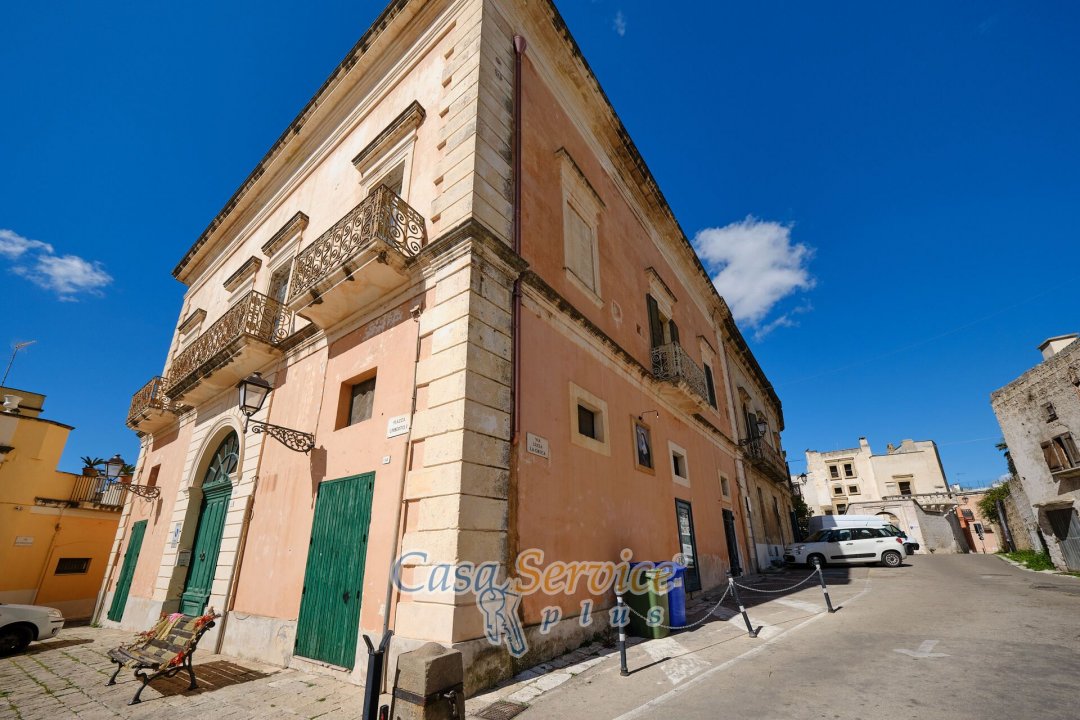 A vendre palais in ville Parabita Puglia foto 4