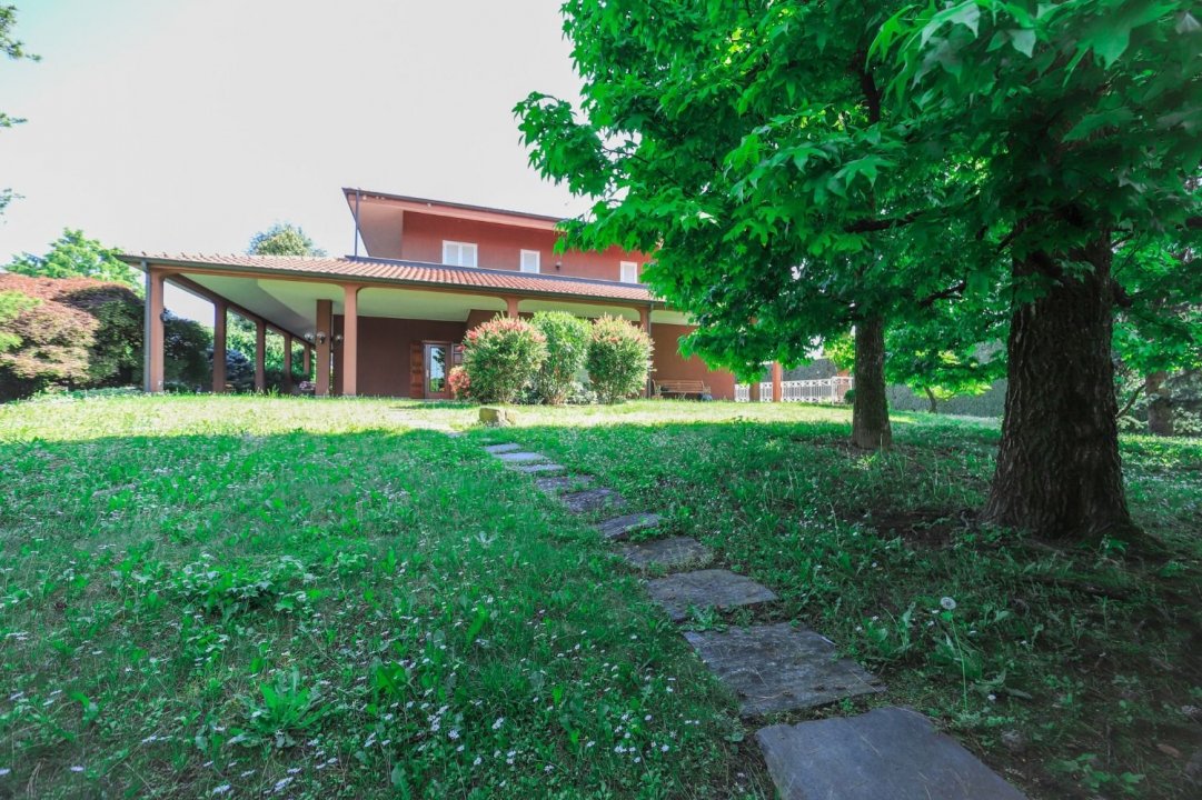 For sale villa in quiet zone Vimercate Lombardia foto 1