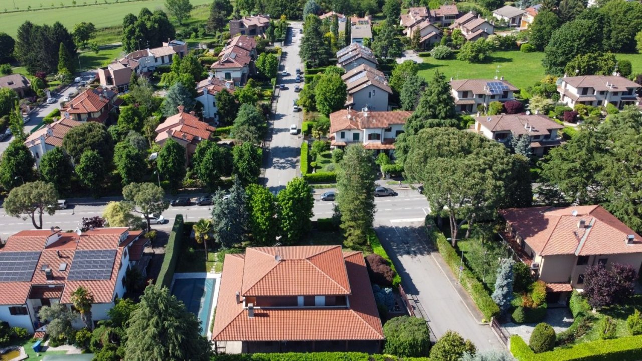 Se vende villa in zona tranquila Vimercate Lombardia foto 26