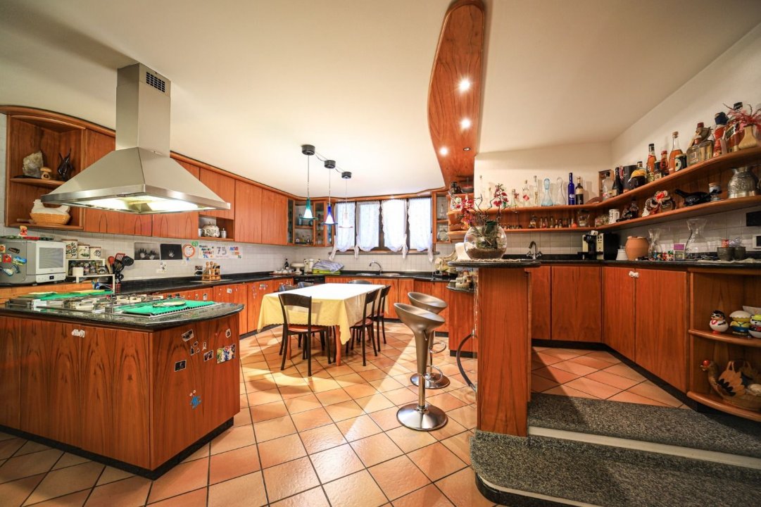 For sale villa in quiet zone Bernareggio Lombardia foto 41