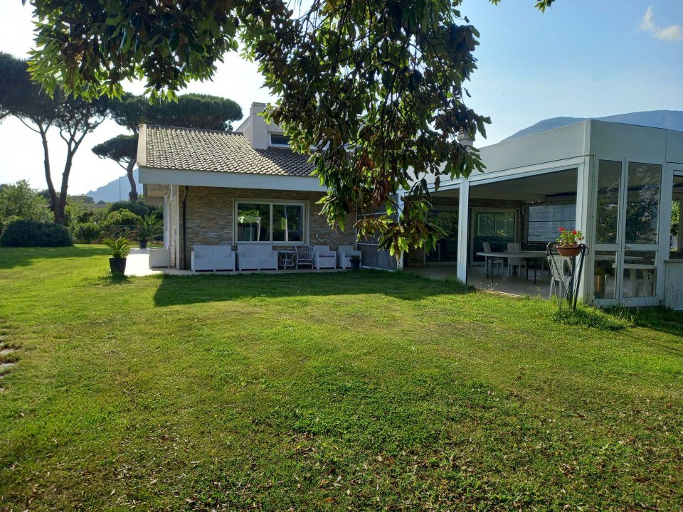 For sale villa in quiet zone Fondi Lazio foto 3