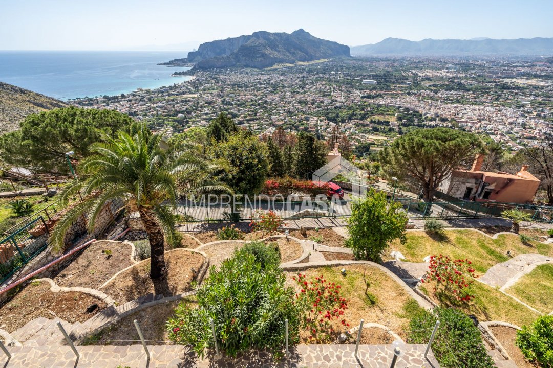 Se vende villa by the mar Palermo Sicilia foto 1
