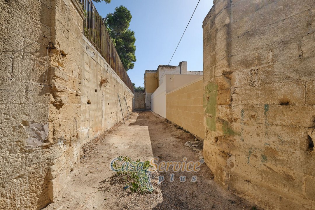 Para venda transação imobiliária in cidade Alezio Puglia foto 79