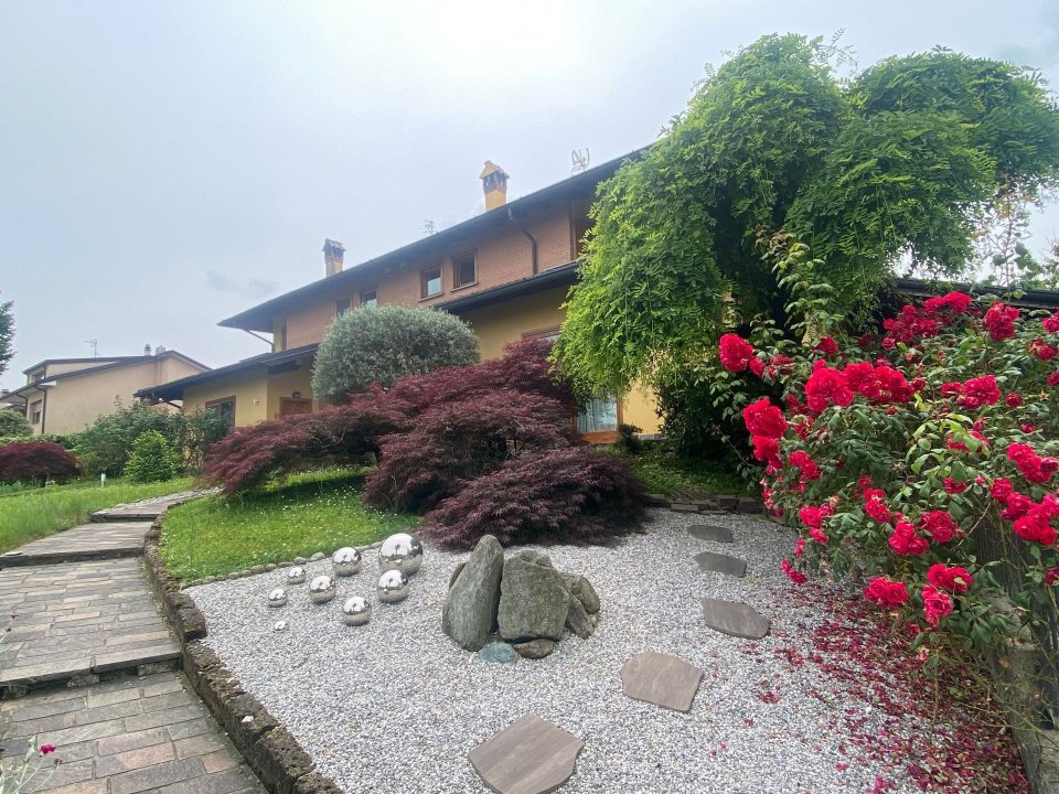 For sale villa in quiet zone Casatenovo Lombardia foto 21