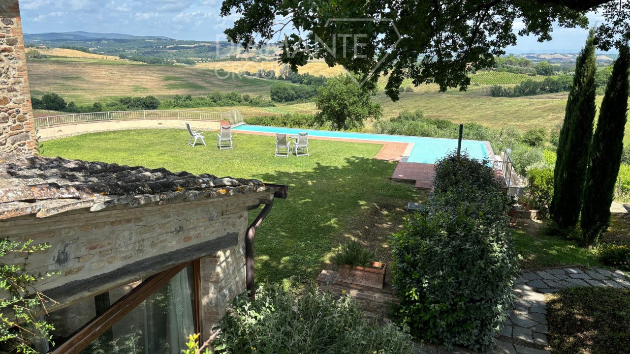 For sale real estate transaction in countryside Montalcino Toscana foto 21
