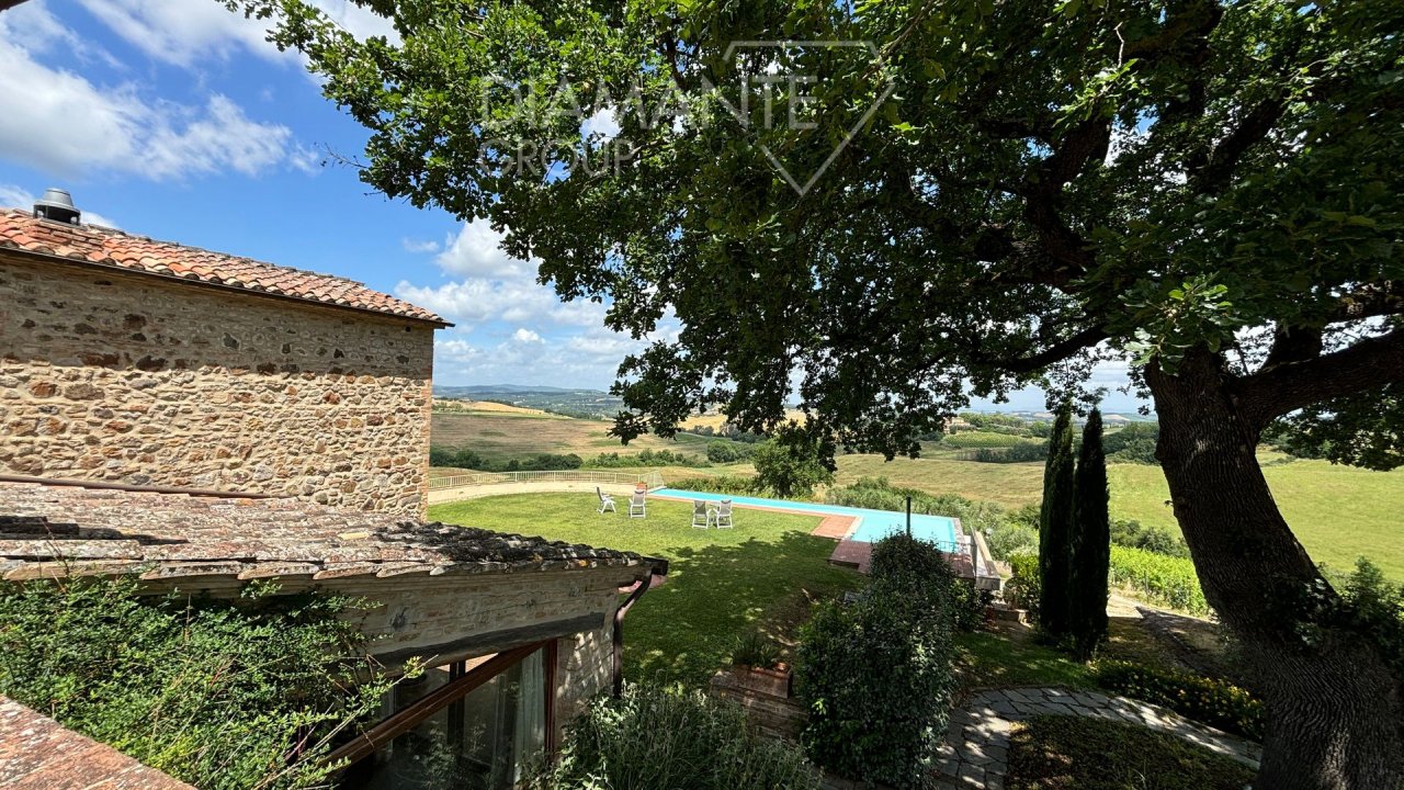 For sale real estate transaction in countryside Montalcino Toscana foto 22