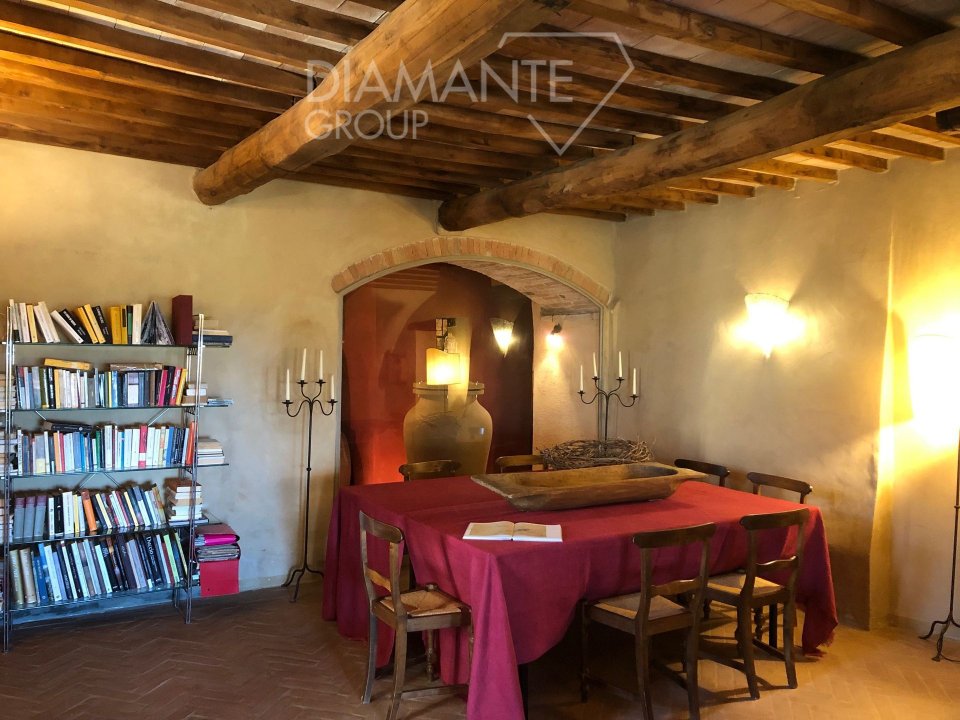 For sale real estate transaction in countryside Montalcino Toscana foto 7