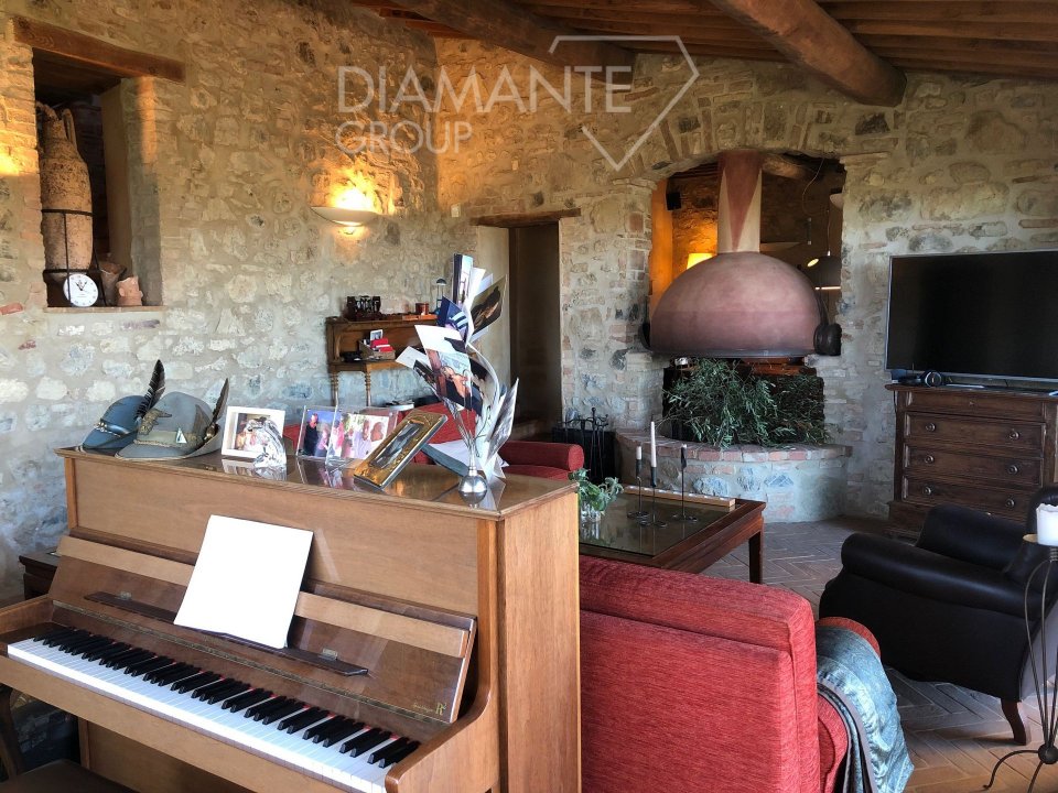 For sale real estate transaction in countryside Montalcino Toscana foto 6