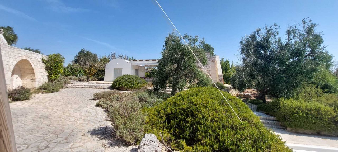 Se vende villa in campo Ceglie Messapica Puglia foto 3