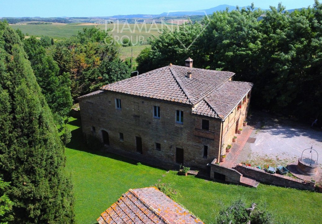 For sale real estate transaction in countryside Buonconvento Toscana foto 2