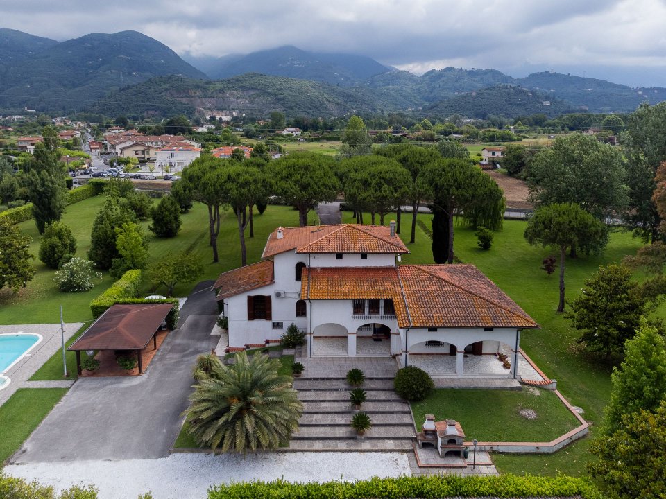Se vende villa in campo Pietrasanta Toscana foto 4