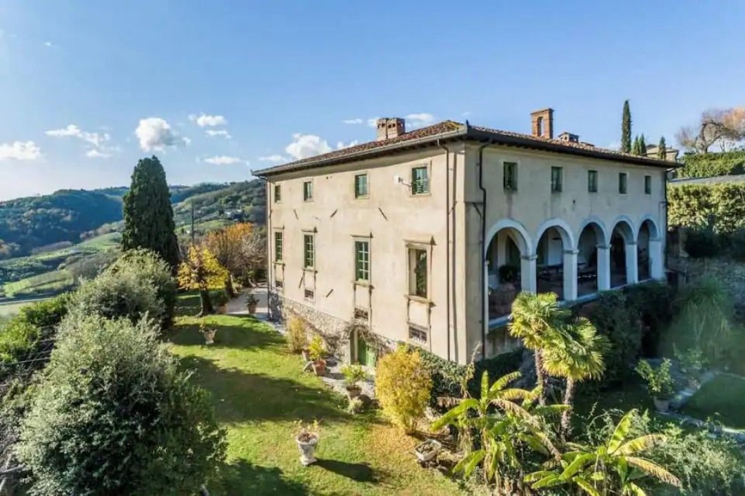 Location courte villa in zone tranquille Lucca Toscana foto 1